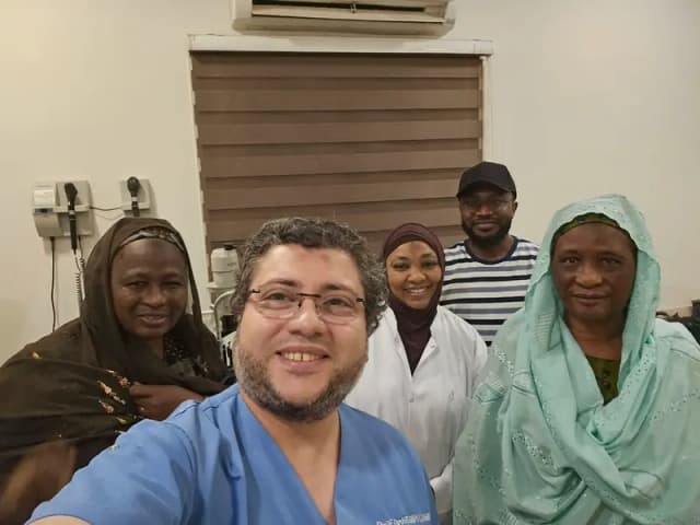 يقدم خدمات طبية موثوقة باحترافية عالية وأمان تام لضمان راحة ورضا المرضى