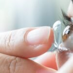 مميزات وعيوب العدسات اللاصقة و كل ما تحتاج أن تعرفه عنها